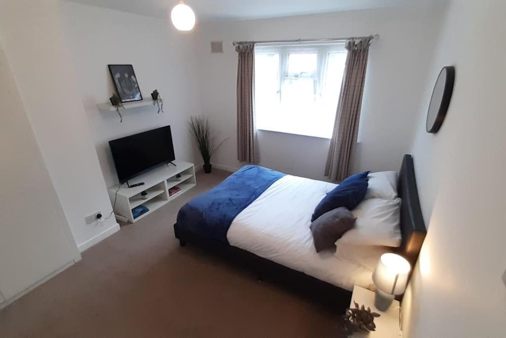 Free Parking Spacious Apartment