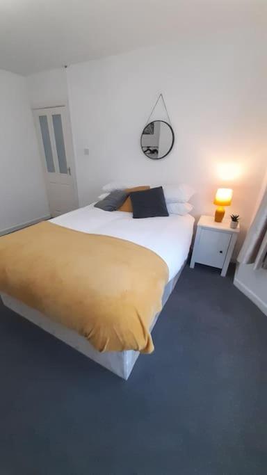 Free Parking Spacious Cardiff